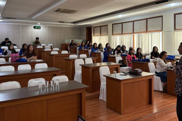 Pererat Kerja Sama, UPMI Bali Hadirkan Dosen Tamu Bahas Kriya Tekstil